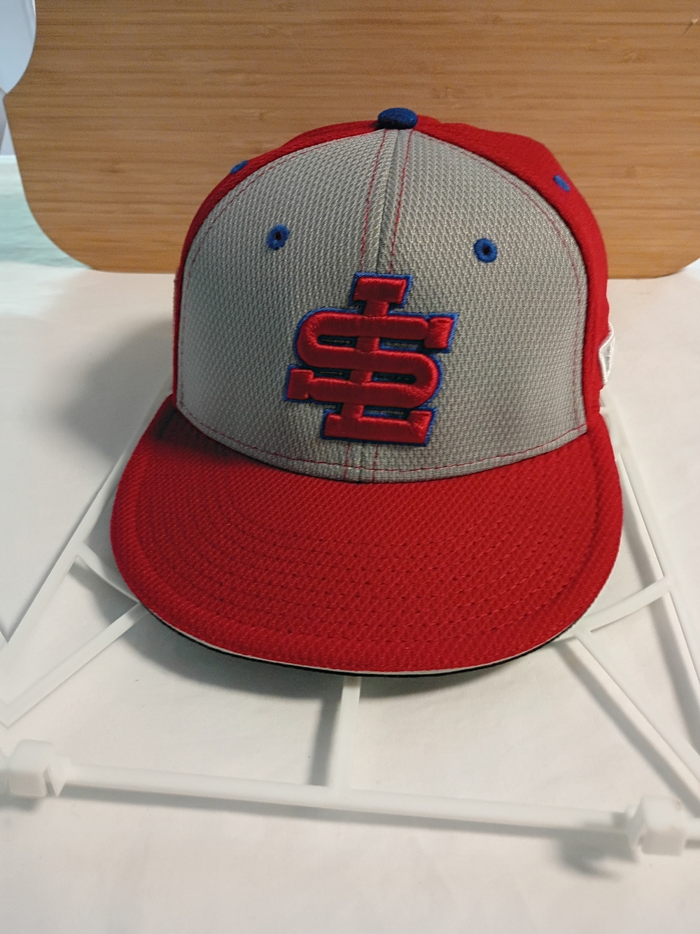 Saint Louis Red and Gray Embroidered Logo Snapback Hat S/M
